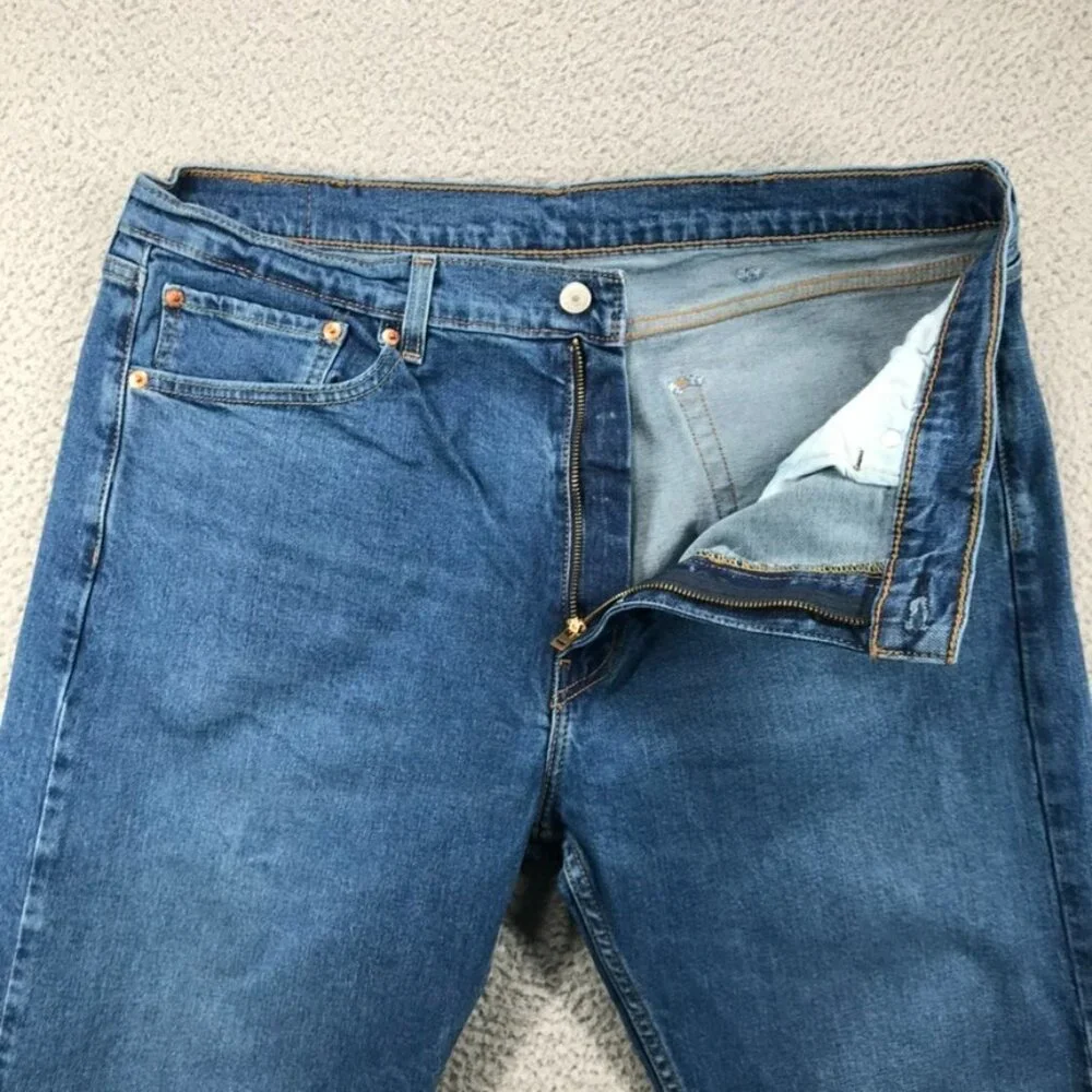 LEVIS 505 Jeans Mens 38x30 Regular Fit Straight Leg‎ Medium Wash Denim *FLAW
